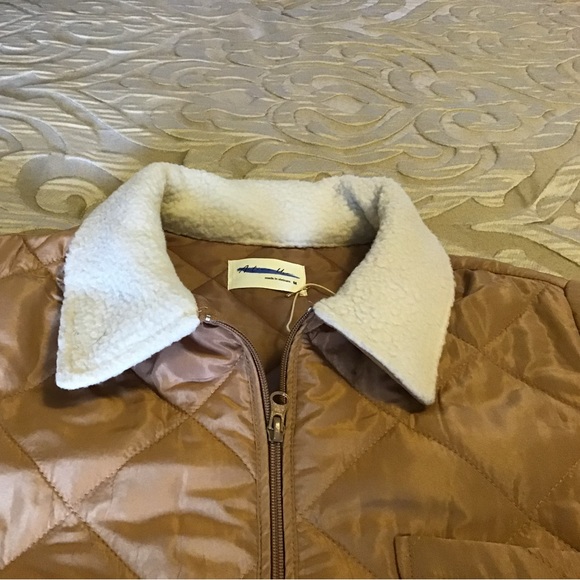 Active Wear Light Tan Quilted Coat, NWT, soft sheep style collar, medium - Picture 11 of 11